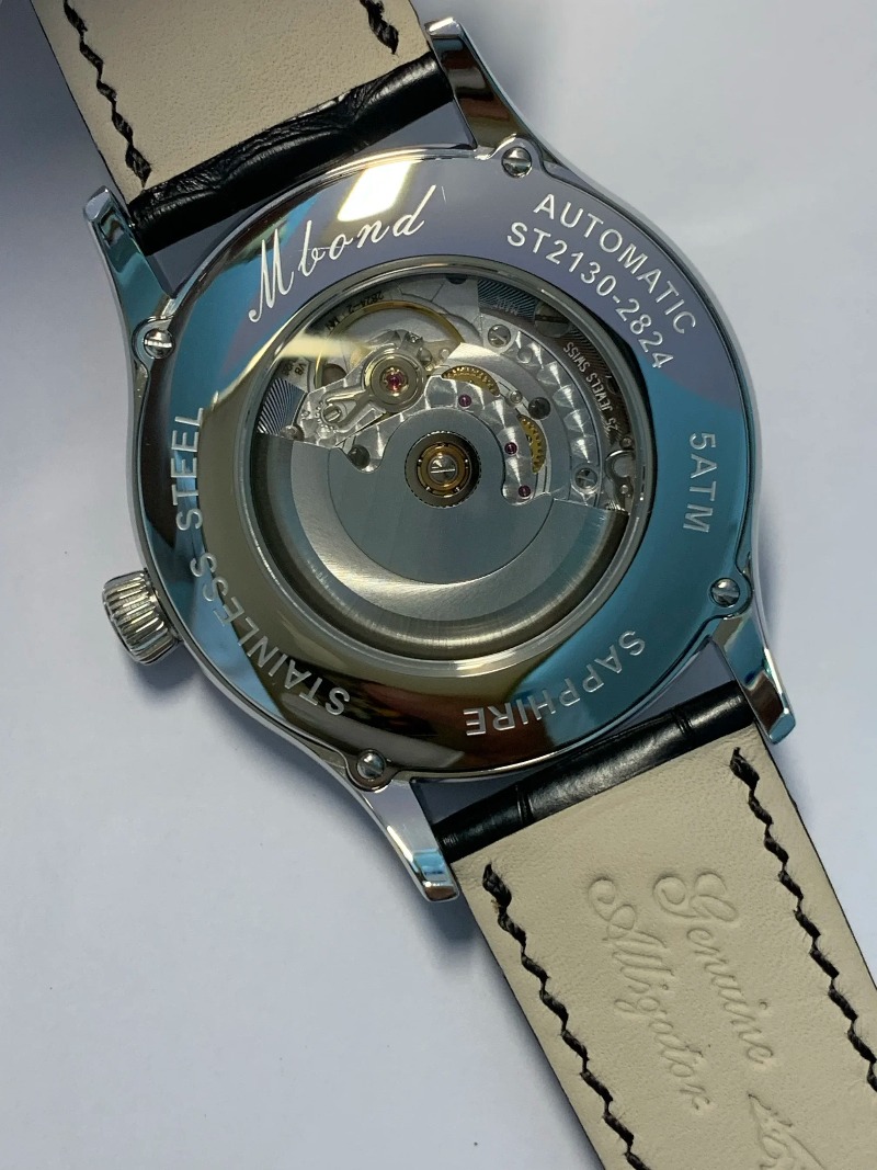 Bezsłowna książka, szwajcarski – Jewellery Watch recenzja i cena