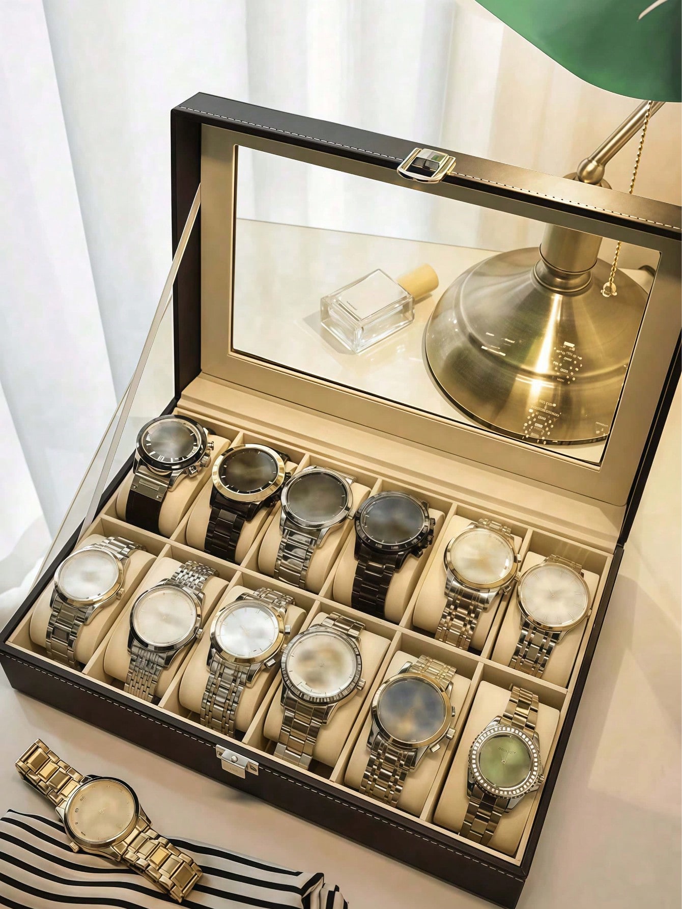 Skórzane pudełko na zegarki z  – Jewelry Box With Watches recenzja i cena