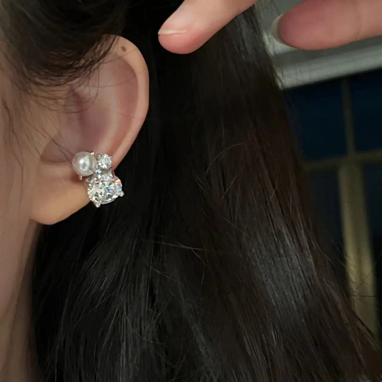 1 szt. Błyszczący Klips na Uch – Ear Cuff No Piercing recenzja i cena